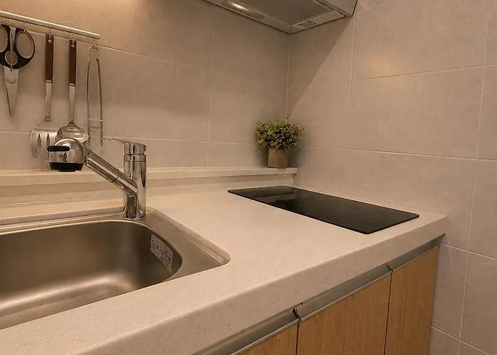 New 5 Minutes To Mangwon Market ,10 Minutes To Hapjeong And Hongdae , Spacious Two-room , 5 Minutes To Mapo-gu Office Station , 2br, 3bd ベッド・アンド・ブレックファスト