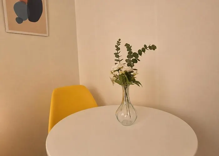 New 5 Minutes To Mangwon Market ,10 Minutes To Hapjeong And Hongdae , Spacious Two-room , 5 Minutes To Mapo-gu Office Station , 2br, 3bd *