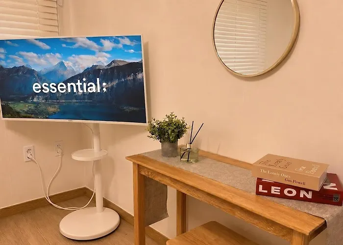 New 5 Minutes To Mangwon Market ,10 Minutes To Hapjeong And Hongdae , Spacious Two-room , 5 Minutes To Mapo-gu Office Station , 2br, 3bd