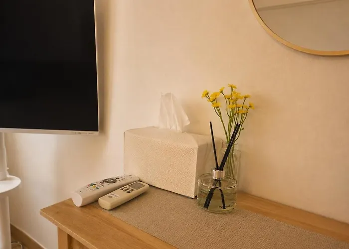 ベッド・アンド・ブレックファスト New 5 Minutes To Mangwon Market ,10 Minutes To Hapjeong And Hongdae , Spacious Two-room , 5 Minutes To Mapo-gu Office Station , 2br, 3bd ソウル特別市