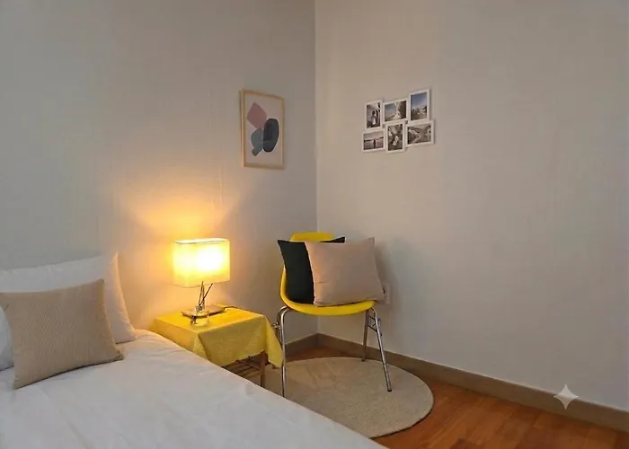 ベッド・アンド・ブレックファスト New 5 Minutes To Mangwon Market ,10 Minutes To Hapjeong And Hongdae , Spacious Two-room , 5 Minutes To Mapo-gu Office Station , 2br, 3bd ソウル特別市
